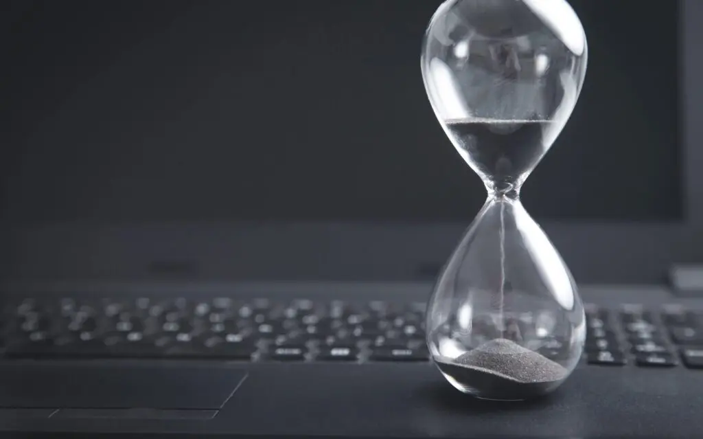 Comply with Pharma Year-End Deadlines: 2024 Mandate Update